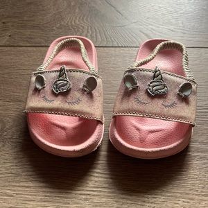 The Children’s Place | Girls Pink slippers | Size 5 Toddlers